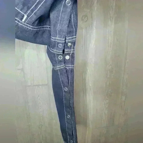 Baby Tommy Hilfiger overalls with snap legs. Size 18-24 months - Picture 4 of 6